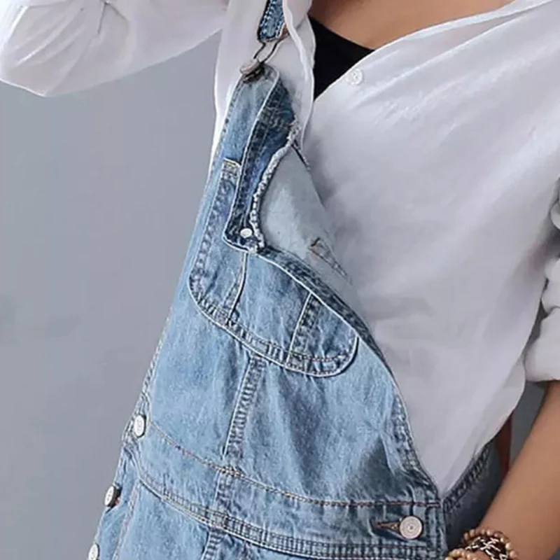 Ärmelloses Latzkleid aus Polyesterdenim für den Alltag - Image 7