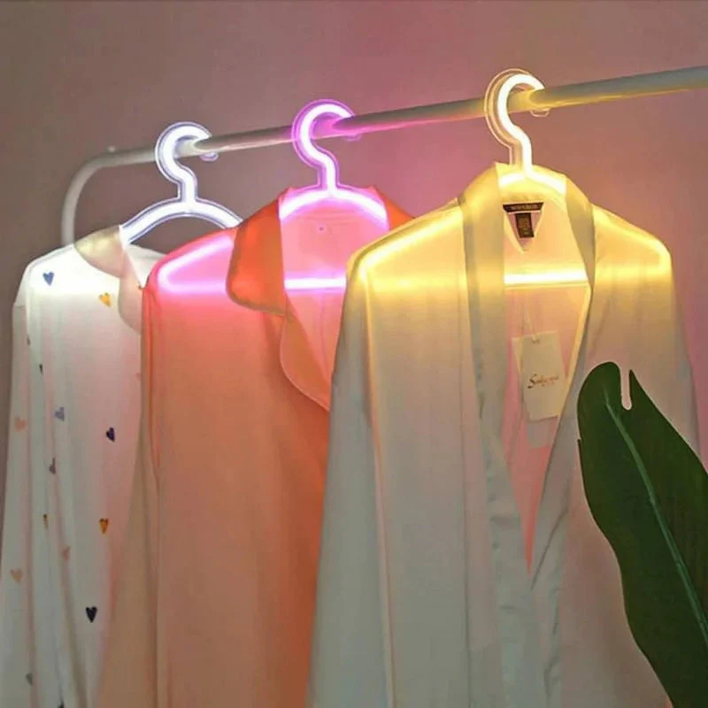 ClosetGlow LED-Kleiderbügel – Beleuchteter Bügel für bessere Übersicht - Image 3