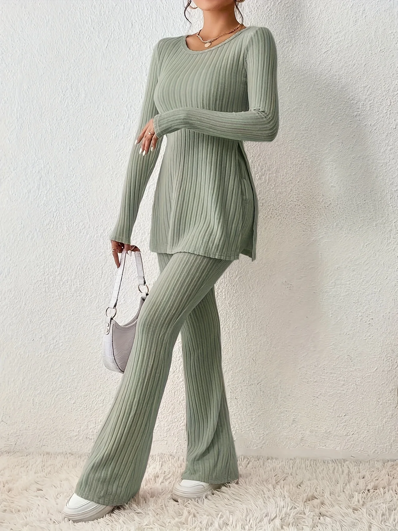 Elegantes Zweiteiler-Set – Rundhals-Oberteil und Hose - Image 15