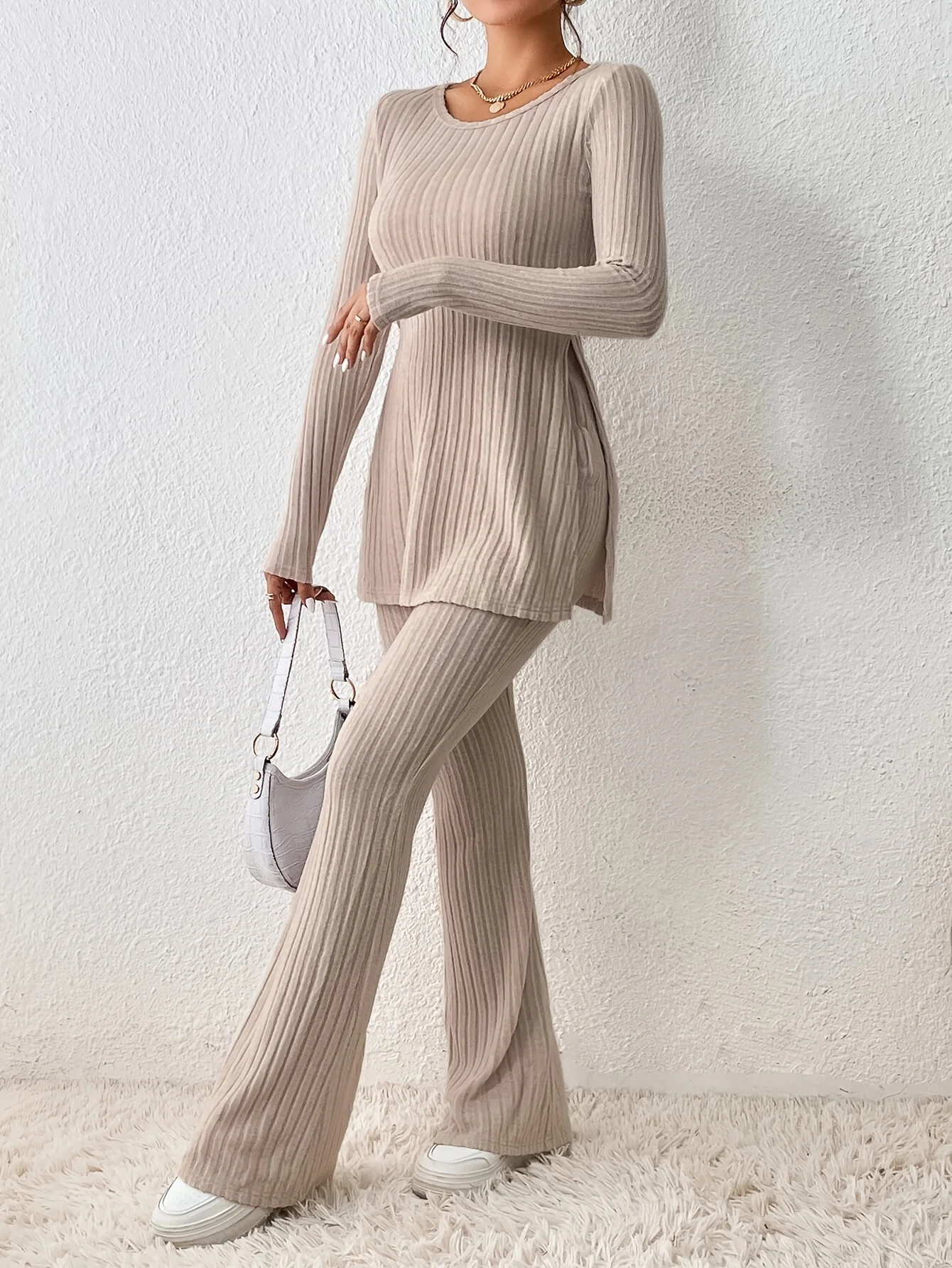 Elegantes Zweiteiler-Set – Rundhals-Oberteil und Hose - Image 22