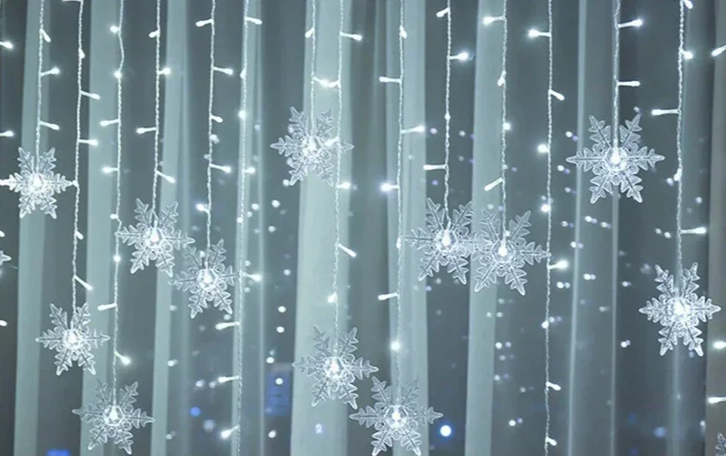 FrostiGlow LED-Schneeflockenvorhang – Dekorative LED-Beleuchtung für Innenräume - Image 10