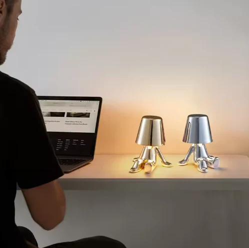 GULD – LED-Tischleuchte in gold- oder silberfarbenem Design - Image 13