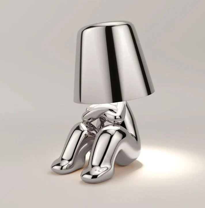 GULD – LED-Tischleuchte in gold- oder silberfarbenem Design - Image 6