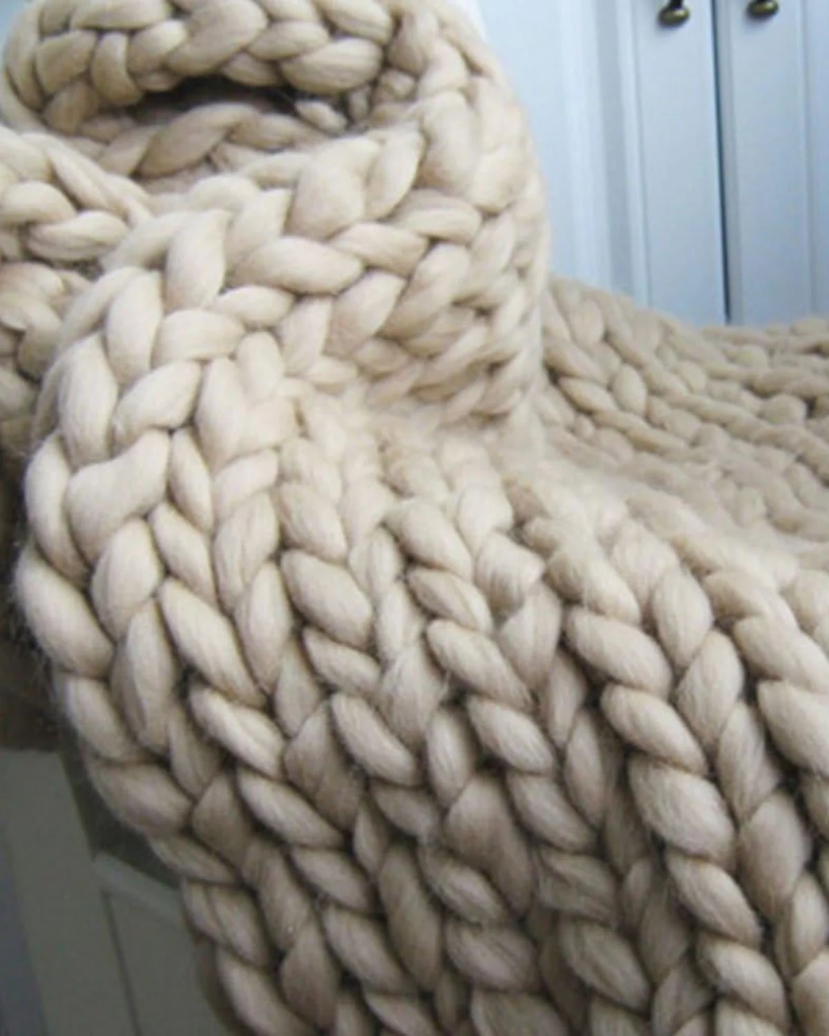 La Maille Majestueuse – Gestrickte Wohndecke für Sofa und Bett - Image 5