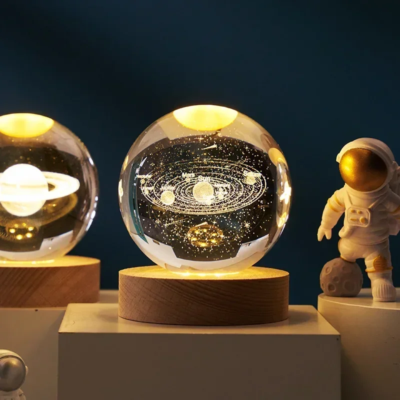 Selena Kristallkugel – Glaslampe mit Mond-, Galaxie-, Saturn- und Sonnensystem-Motiv - Image 4
