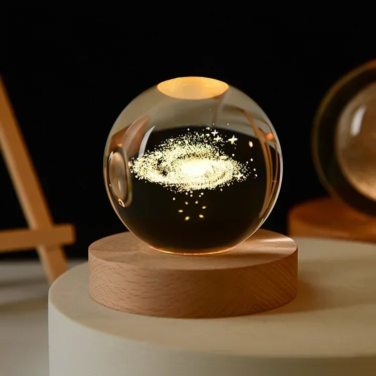 Selena Kristallkugel – Glaslampe mit Mond-, Galaxie-, Saturn- und Sonnensystem-Motiv - Image 7